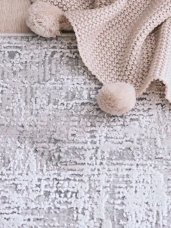 Vintage-Teppich, Mattsilber -Haushaltsgegenstände Geschäft Cornhill DesignerTeppich hellgrau Mattsilber 160x230 lup3