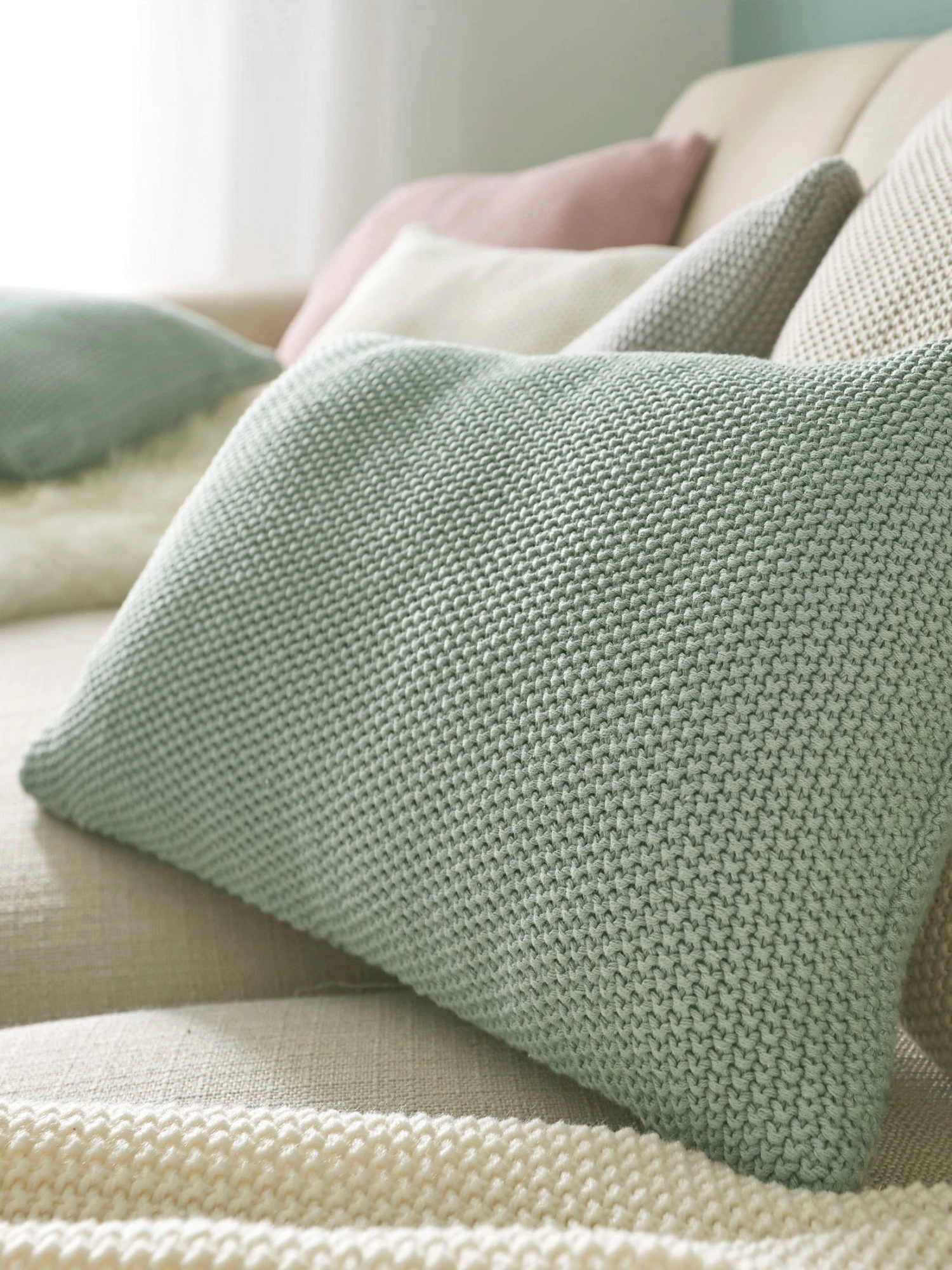 Strickkissen, Altmint 1 Strickkissen, Altmint