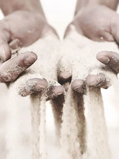 Leinwand Druck, Hellgrau -Haushaltsgegenstände Geschäft SandyHands Druckgerahmt Hellgrau 50x70 lup