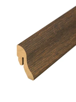 Sockelleiste, Nussbaum