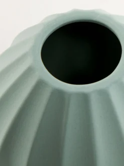 Vase, Peacock Green -Haushaltsgegenstände Geschäft Vercelli Vase Gruen PeacockGreen 13x13x102C5 lup1